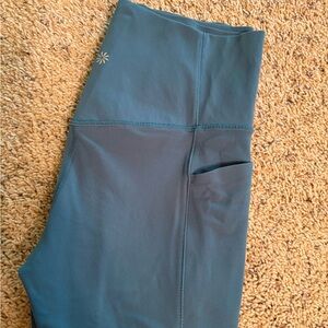 Athleta Salutation Stash Pocket II Capri